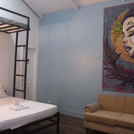 Baybayin Hostel - Pasay Close To Airport Luaran gambar