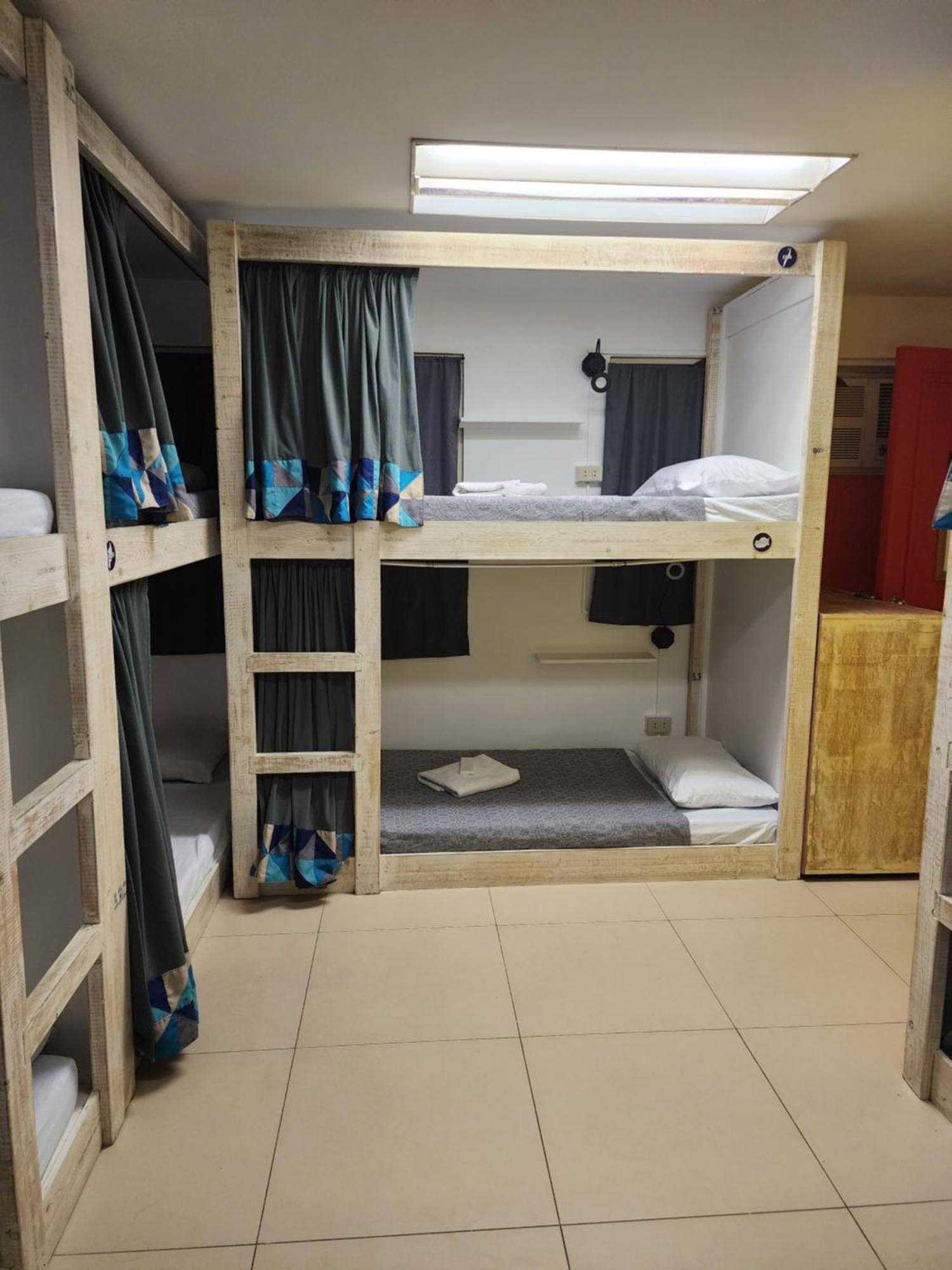 Baybayin Hostel - Pasay Close To Airport Bilik gambar